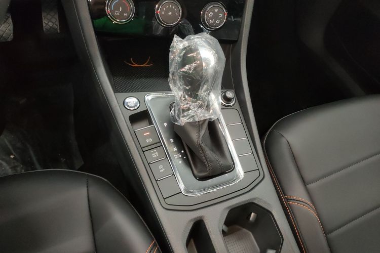 大众 宝来 2025款 200TSI DSG悦行PRO版中控内饰18