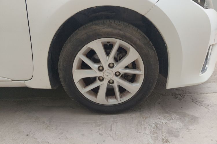 丰田 卡罗拉 2014款 1.6L CVT GL-i真皮版车身外观10