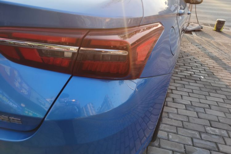 奇瑞 艾瑞泽GX 2018款 1.5T CVT劲色版 国V车身外观9