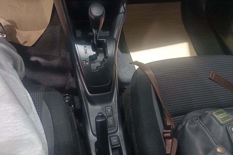 丰田 威驰FS 2021款 1.5L CVT锋驰版中控内饰18