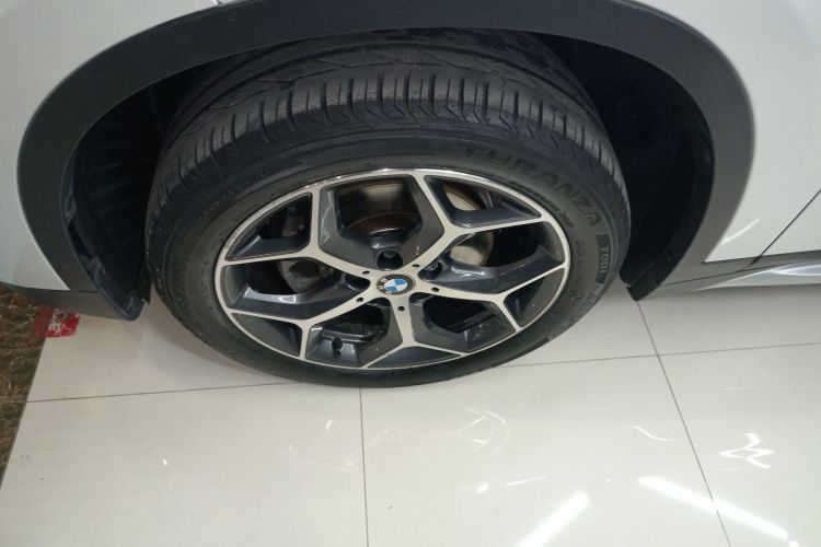 宝马X1 2018款 sDrive18Li 尊享型车身外观6002