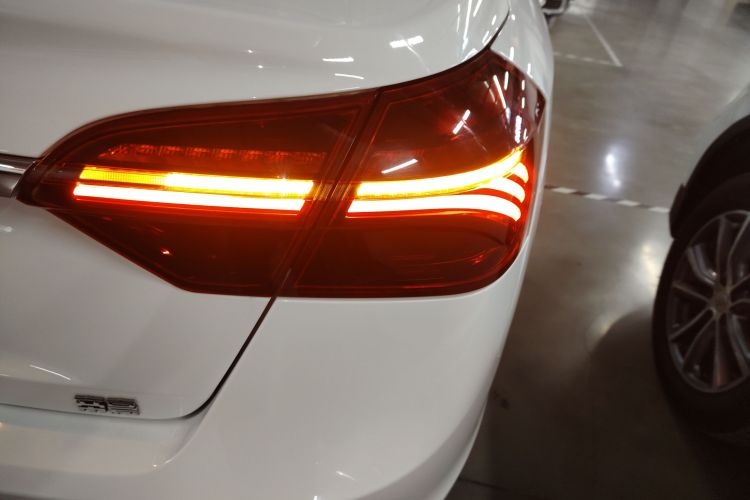 吉利汽车 帝豪 2020款 1.5L 手动舒适型车身外观9