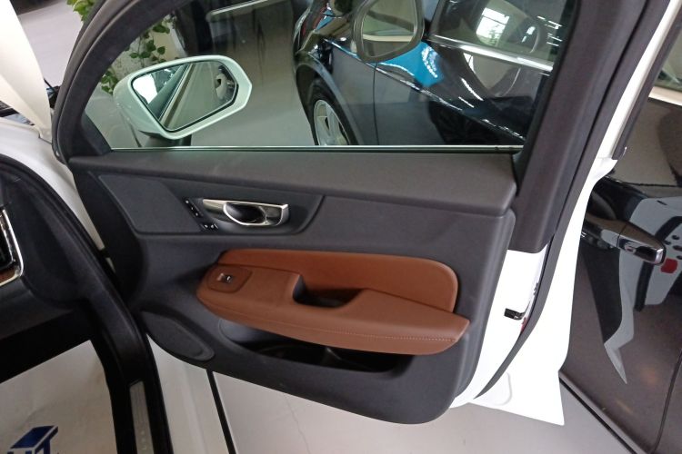 沃尔沃V60 2024款 B5 智远豪华版中控内饰42