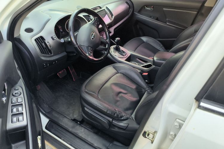 起亚 智跑 2015款 2.0L 自动两驱版GLS中控内饰20