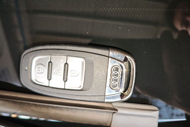 奥迪Q2L 2020款 35 TFSI 进取动感型中控内饰11