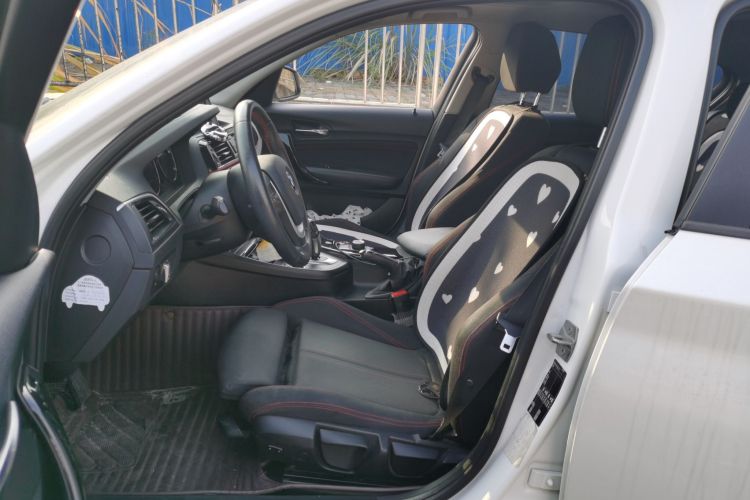 宝马1系(进口) 2018款 118i 运动设计套装中控内饰19