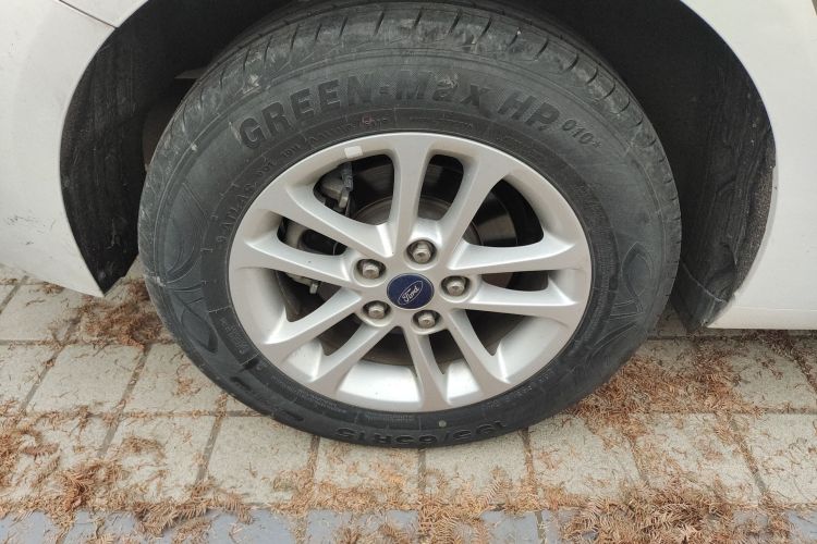 福特 福睿斯 2019款 改款 1.5L 手动质享型（胎压监测） 国VI车身外观6008