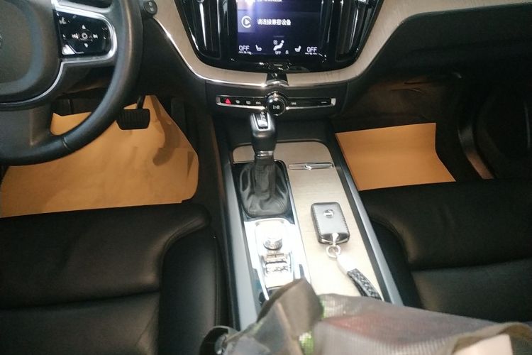 沃尔沃XC60 2020款 T5 四驱智远豪华版中控内饰18