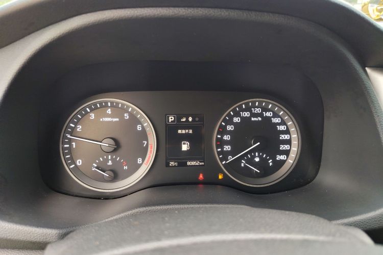 现代 途胜 2018款 1.6T 双离合两驱15周年特别版中控内饰14