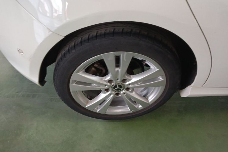 奔驰A级(进口) 2018款 A 200 动感型车身外观6008