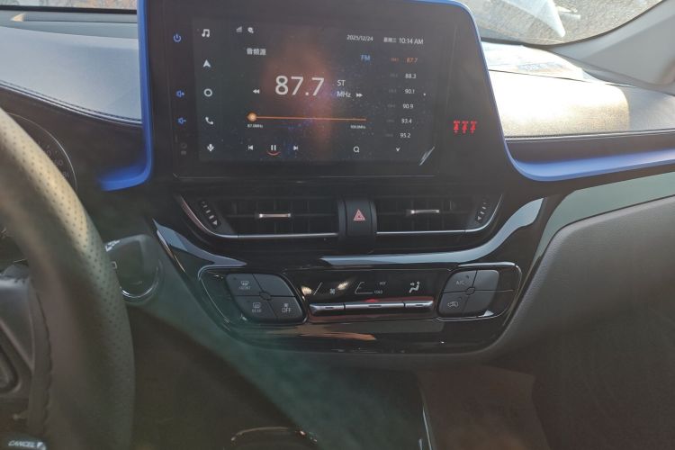 丰田C-HR 2021款 2.0L 豪华版中控内饰16