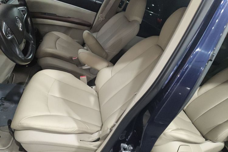 别克GL8 2017款 25S 舒适型 国V局部细节19