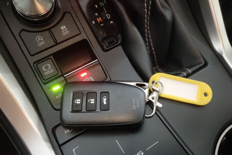 雷克萨斯NX 2020款 200 前驱 锋逸版 国VI中控内饰11