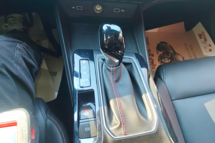 名爵 MG5 2022款 180DVVT CVT青春旗舰版中控内饰18