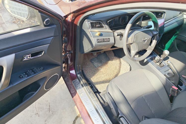 海马M6 2017款 1.6L 手动舒适型中控内饰20