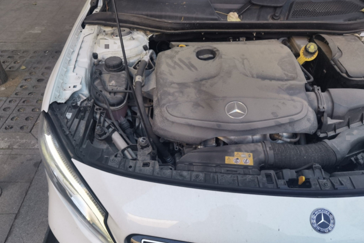 奔驰GLA 2018款 GLA 220 4MATIC 运动型局部细节9006