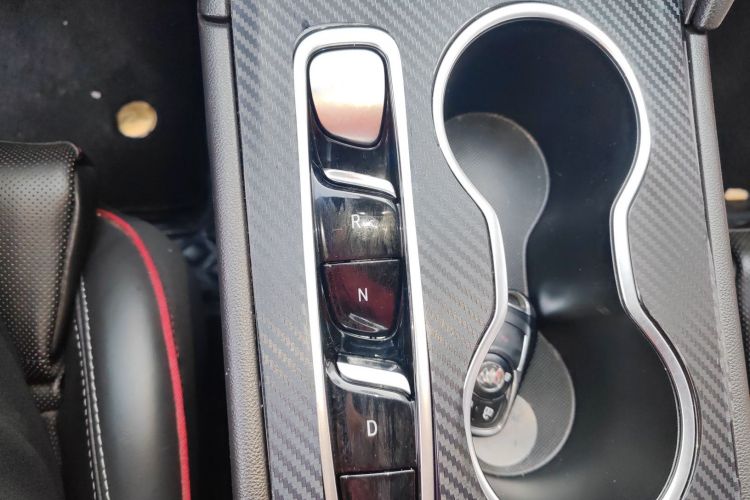 别克 君威 2020款 GS 28T 尊贵型中控内饰18