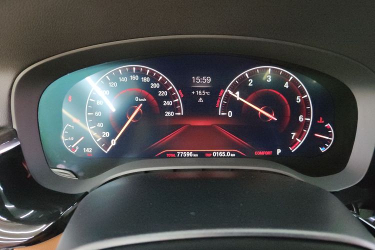 宝马5系 2019款 改款 530Li 领先型 M运动套装中控内饰14