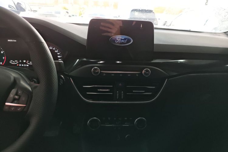 福特 福克斯 2020款 三厢 EcoBoost 180 自动ST Line中控内饰16