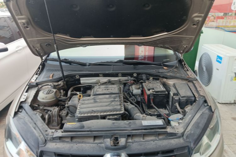 大众 高尔夫 2015款 1.6L 自动舒适型机舱底盘24