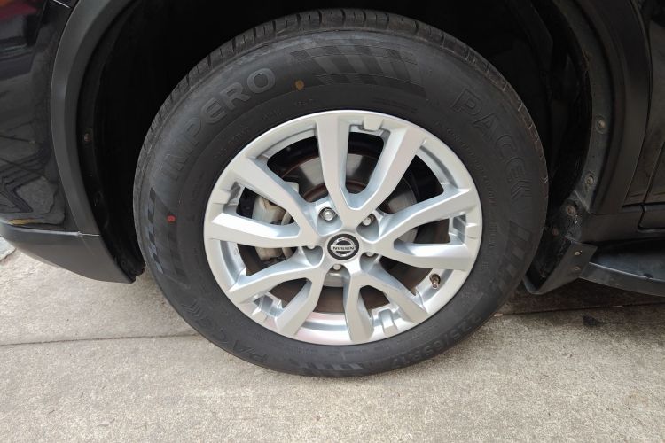 日产 奇骏 2017款 2.0L CVT舒适版 2WD车身外观6002