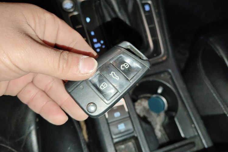 大众 高尔夫 2015款 1.4TSI 自动豪华型中控内饰11