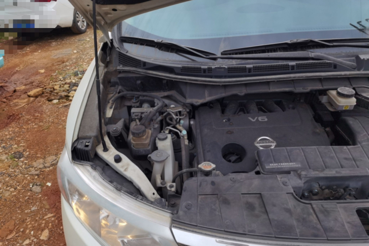 日产 贵士 2015款 3.5L SL局部细节9006