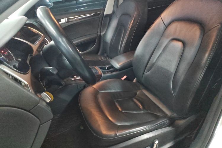 奥迪A4L 2015款 35 TFSI 自动舒适型中控内饰19