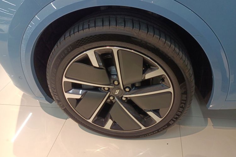 理想汽车 理想L8 2025款 Max 智能焕新版车身外观6007