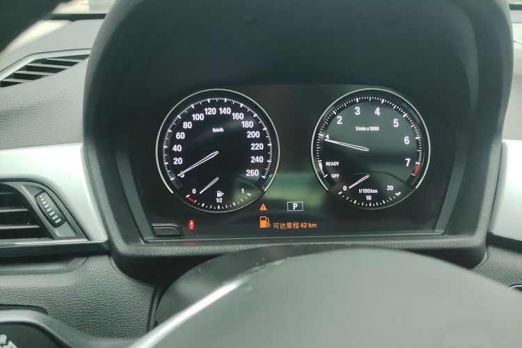 宝马X1 2019款 sDrive18Li 时尚型中控内饰14