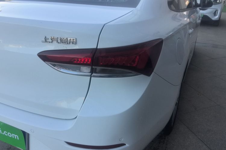 别克 英朗 2021款 1.3T 自动轻混动精英型车身外观9