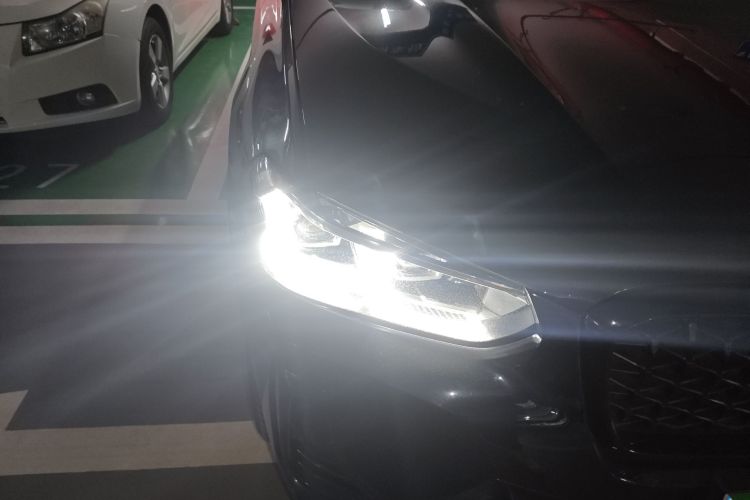 宝马X4 2022款 xDrive 25i M运动套装车身外观8