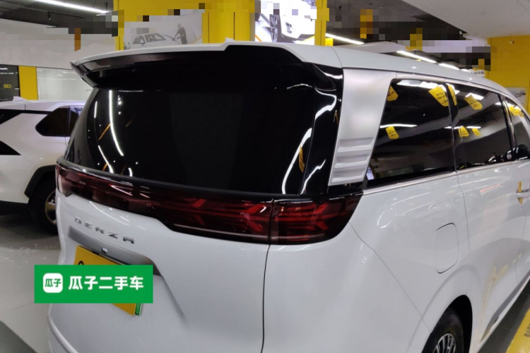 腾势D9 2024款 DM-i 980 四驱尊荣型车身外观9