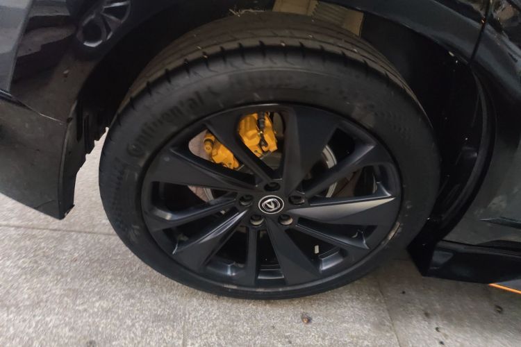 长安UNI-T 2022款 1.5T 运动版 尊贵型车身外观6008