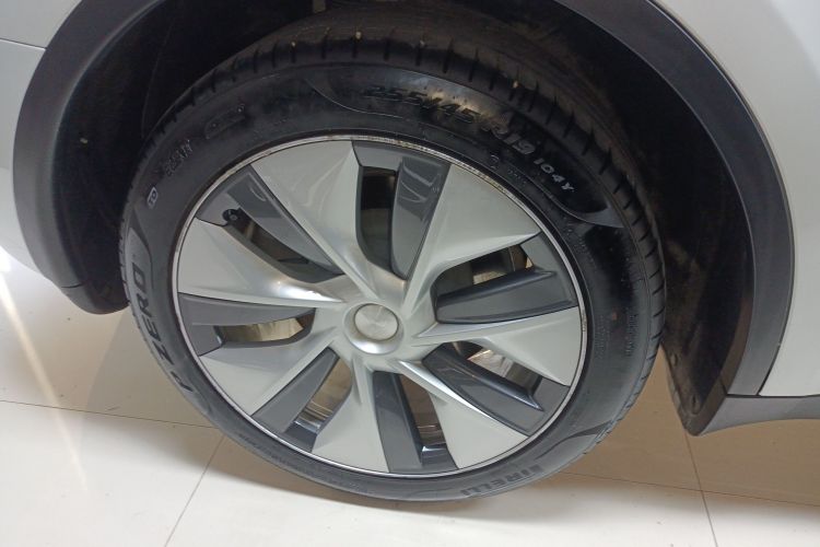 特斯拉 Model Y 2022款 改款 后轮驱动版车身外观6008