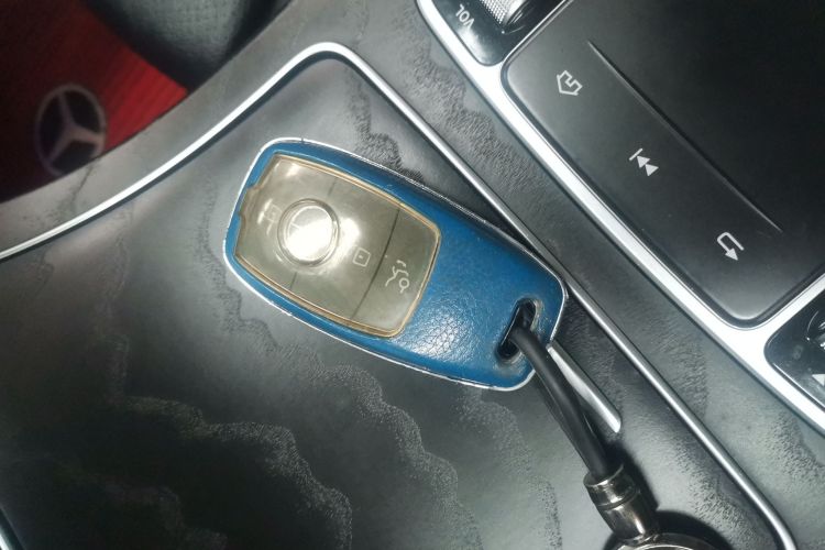 奔驰C级 2020款 改款 C 260 L 运动版中控内饰7001