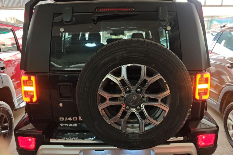 北京越野 北京BJ40 2020款 2.0T 自动四驱城市猎人版侠客型车身外观6