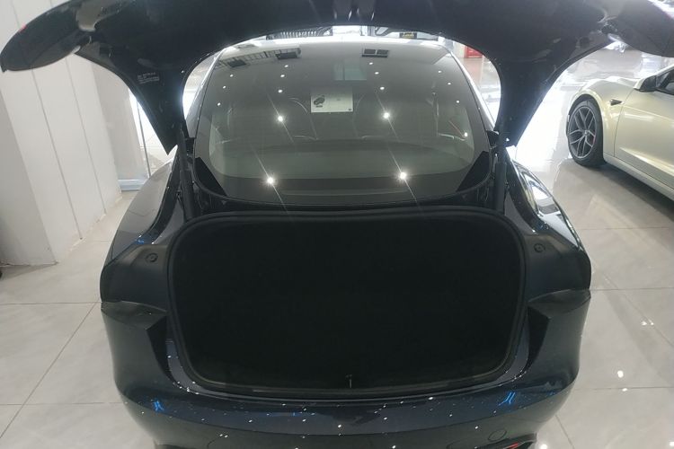 特斯拉 Model 3 2025款 改款 后轮驱动版机舱底盘23