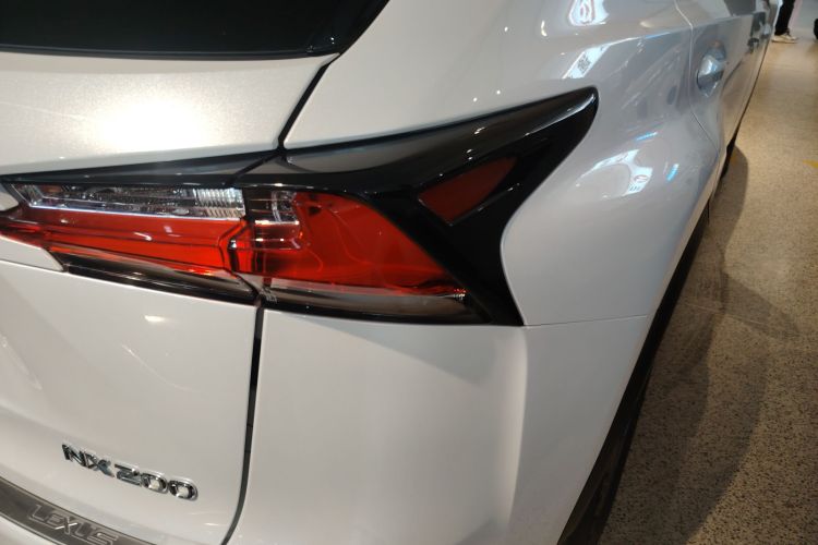 雷克萨斯NX 2015款 200 前驱 锋行版车身外观6006