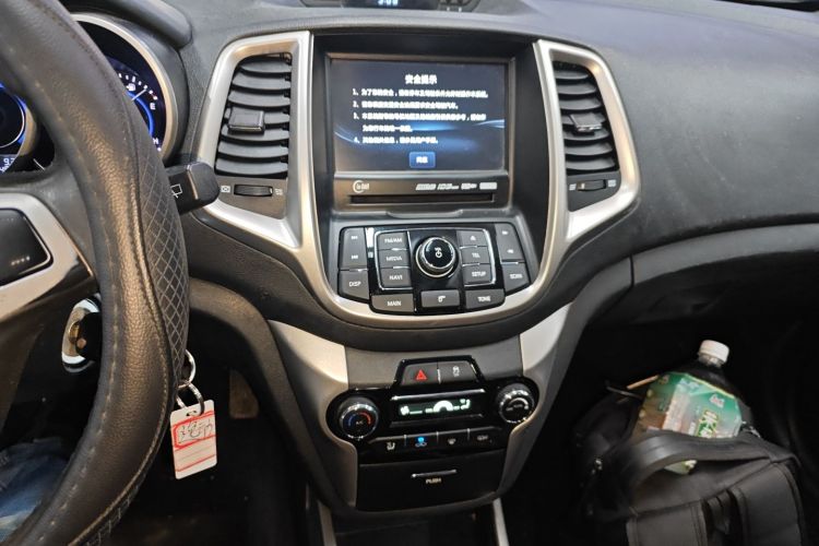 长安 逸动 2015款 1.6L 手动俊酷型 国V中控内饰16