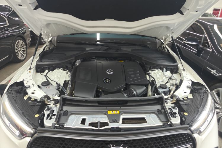 奔驰GLC轿跑 2024款 GLC 260 4MATIC 轿跑SUV机舱底盘24
