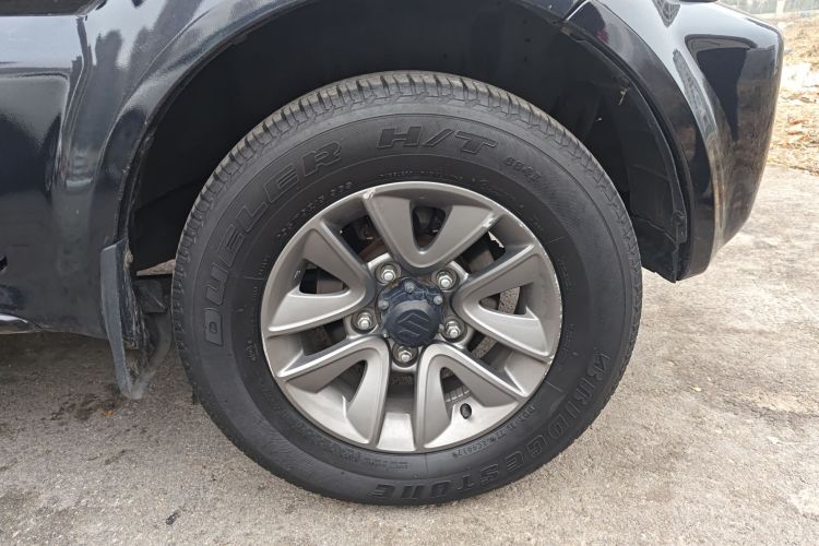 铃木 吉姆尼 2015款 1.3 AT JLX车身外观10