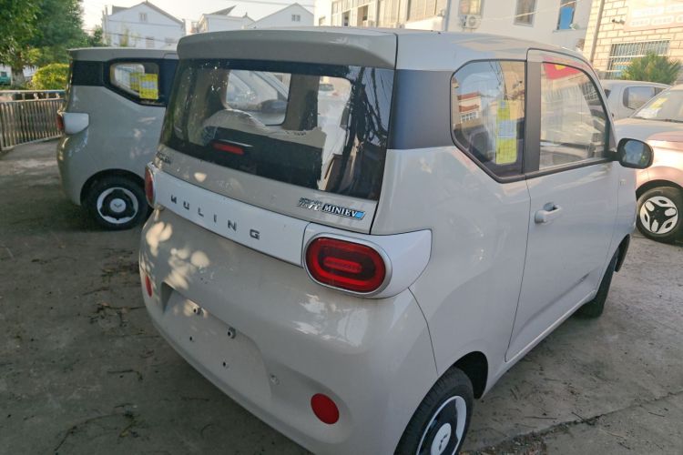 五菱汽车 宏光MINIEV 2024款 第三代 215km 青春版车身外观7