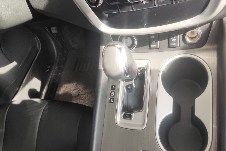 日产 楼兰 2015款 2.5L XL 两驱智尚版中控内饰18