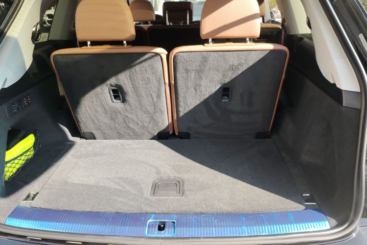 奥迪Q7 2022款 55 TFSI quattro S line运动型机舱底盘23