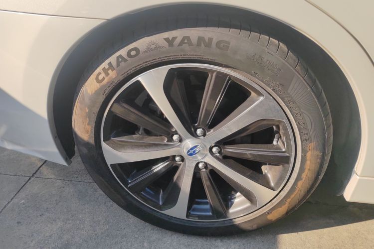 斯巴鲁 力狮 2016款 2.5i 全驱荣耀版车身外观6008