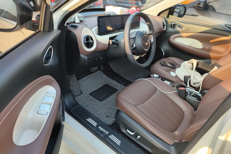 五菱汽车 五菱缤果 2023款 333km 灵犀互联+款中控内饰20