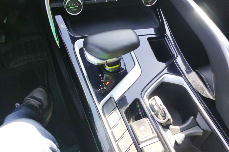 吉利汽车 星越S 2021款 2.0TD 自动两驱闪电版局部细节18