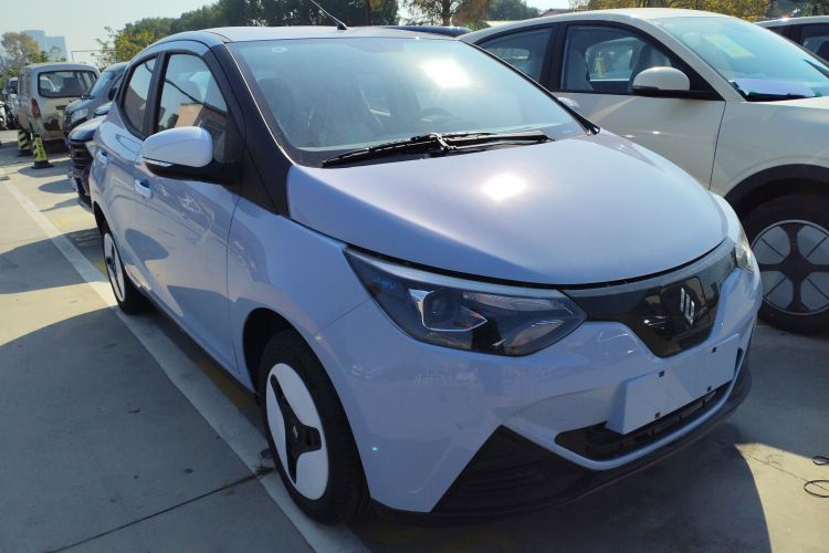 江铃集团新能源 易至EV2 2024款 201km 舒适型车身外观3