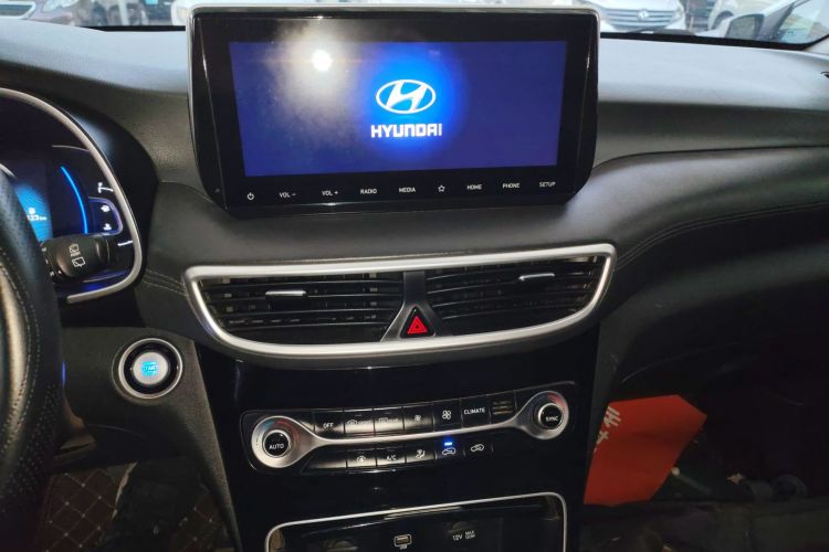 现代 途胜 2019款 280TGDi 双离合两驱时尚版 国V中控内饰16